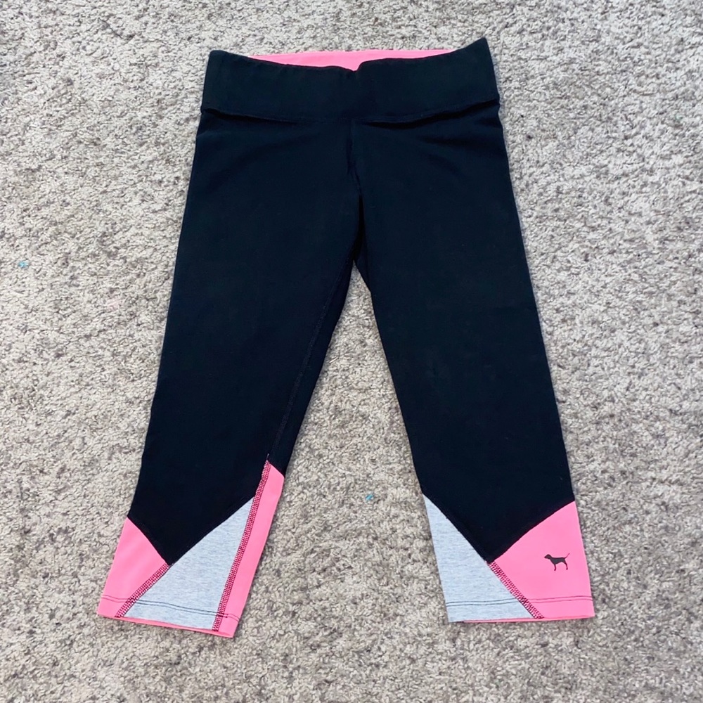 PINK cropped leggings